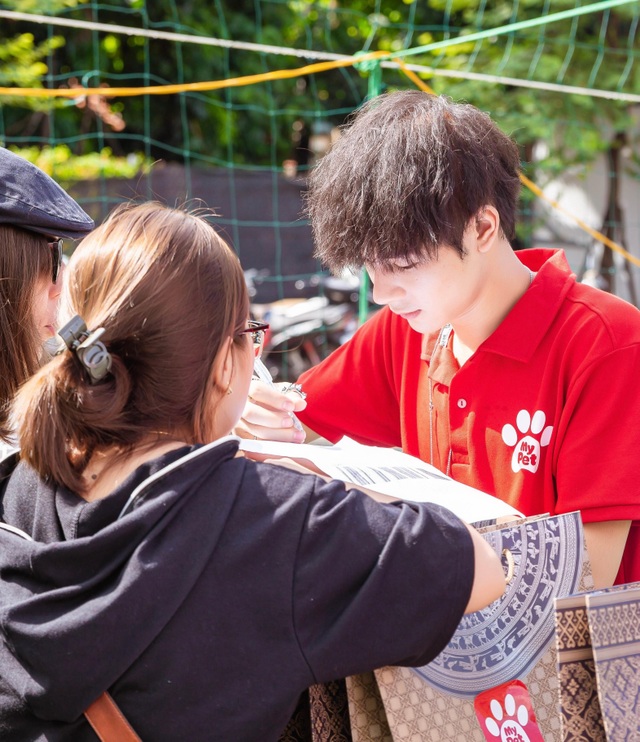 Hot boy Cao Bằng điển trai nghiền làm từ thiện, yêu động vật - 3 Hot boy Cao Bằng điển trai nghiền làm từ thiện, yêu động vật - 3