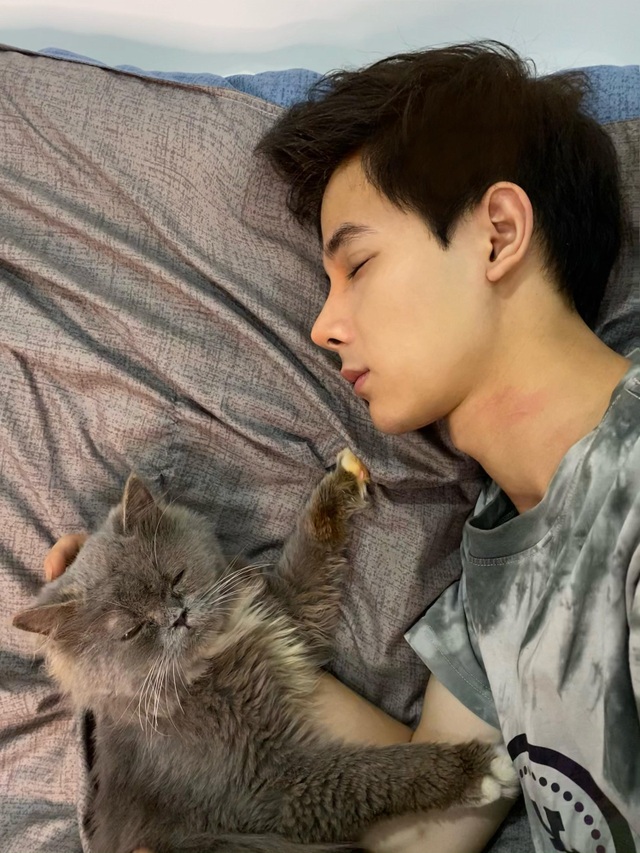 Hot boy Cao Bằng điển trai nghiền làm từ thiện, yêu động vật - 5 Hot boy Cao Bằng điển trai nghiền làm từ thiện, yêu động vật - 5