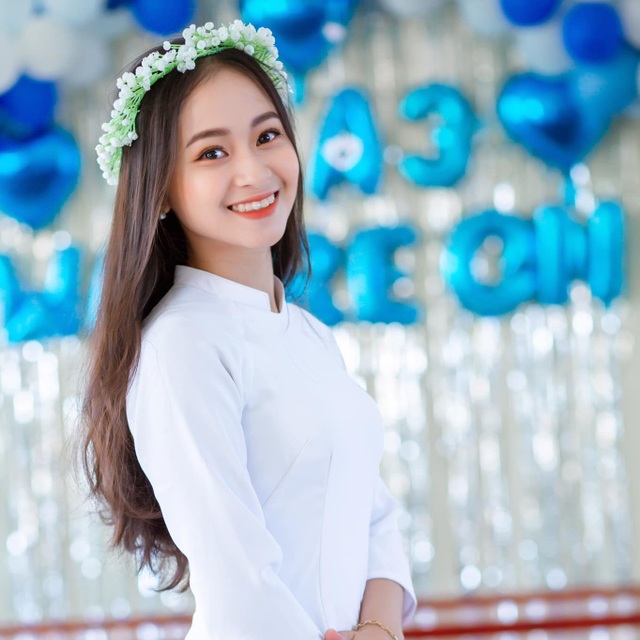 Nữ sinh Quảng Bình xinh xắn, hát dân ca ngọt như mía lùi - 1 Nữ sinh Quảng Bình xinh xắn, hát dân ca ngọt như mía lùi - 1