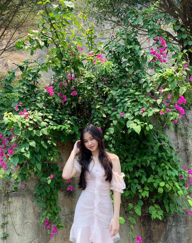 Nữ sinh Quảng Bình xinh xắn, hát dân ca ngọt như mía lùi - 4 Nữ sinh Quảng Bình xinh xắn, hát dân ca ngọt như mía lùi - 4