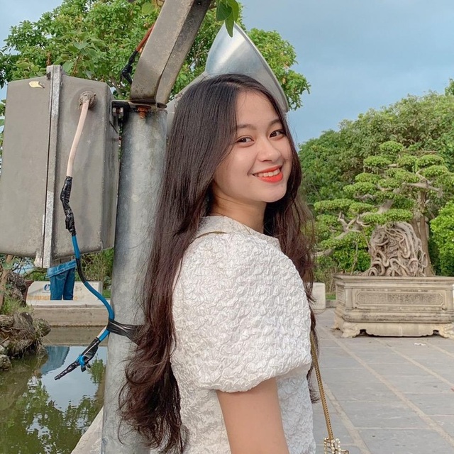 Nữ sinh Quảng Bình xinh xắn, hát dân ca ngọt như mía lùi - 8 Nữ sinh Quảng Bình xinh xắn, hát dân ca ngọt như mía lùi - 8