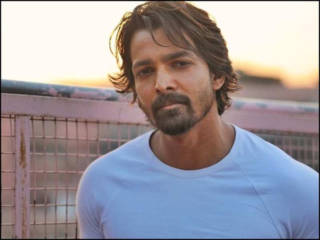 Nghĩa cử cao đẹp của sao Bollywood giữa đại dịch Covid-19 - 2 Nghĩa cử cao đẹp của sao Bollywood giữa đại dịch Covid-19 - 2