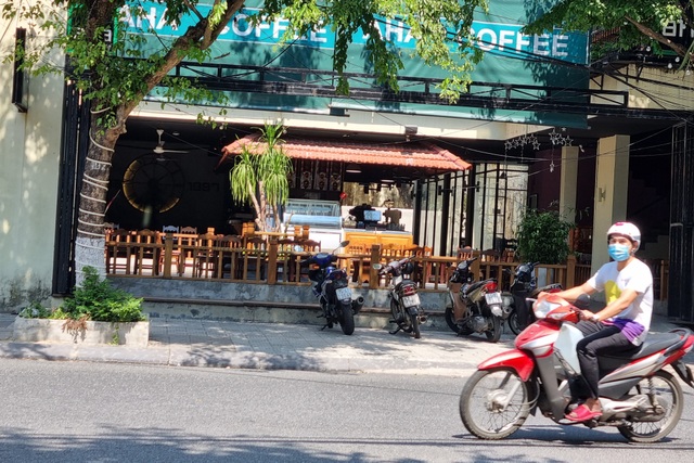 Bãi biển Đà Nẵng vắng người sau lệnh cấm - 5 Bãi biển Đà Nẵng vắng người sau lệnh cấm - 5