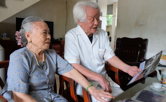 Cựu binh quân y Điện Biên Phủ: Lính trận băng vết thương xong lại ôm súng - 2 Cựu binh quân y Điện Biên Phủ: Lính trận băng vết thương xong lại ôm súng - 2