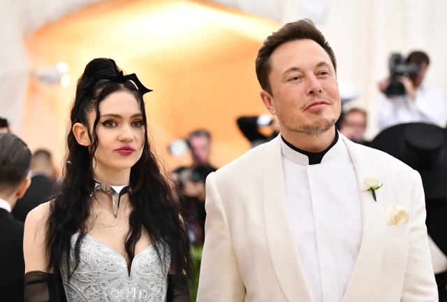 Elon Musk bị bạn gái gọi là trẻ trâu trên mạng xã hội - 1