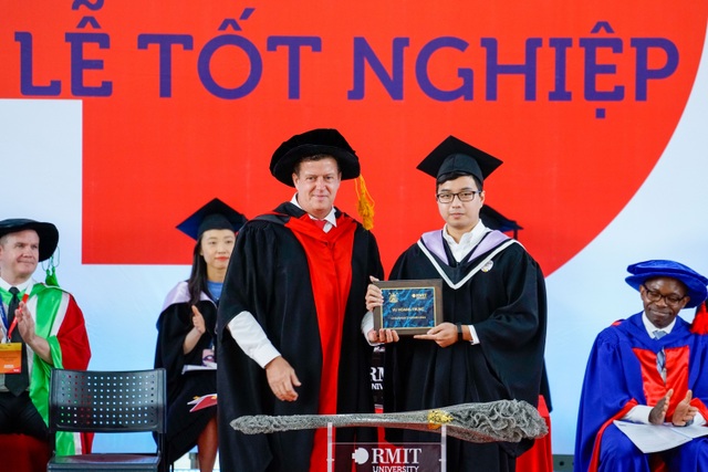 Thủ khoa tốt nghiệp điểm tuyệt đối 4.0/4.0 ĐH RMIT:Tôi chơi nhiều hơn học - 1 Thủ khoa tốt nghiệp điểm tuyệt đối 4.0/4.0 ĐH RMIT:Tôi chơi nhiều hơn học - 1