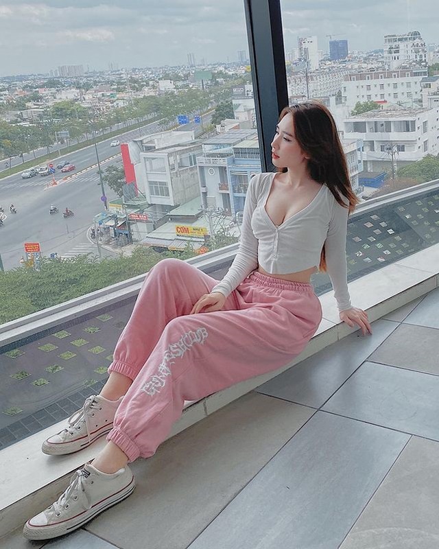 Hot girl Thanh Mèo đẹp căng mọng, tràn đầy sức sống, được báo Trung khen ngợi hết lời - 3 Hot girl Thanh Mèo đẹp căng mọng, tràn đầy sức sống, được báo Trung khen ngợi hết lời - 3
