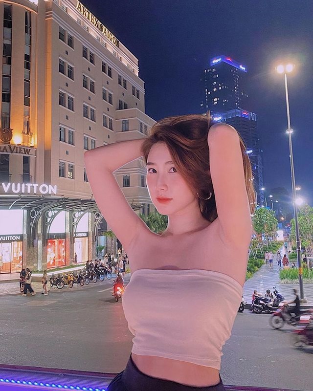 Hot girl Thanh Mèo đẹp căng mọng, tràn đầy sức sống, được báo Trung khen ngợi hết lời - 4 Hot girl Thanh Mèo đẹp căng mọng, tràn đầy sức sống, được báo Trung khen ngợi hết lời - 4