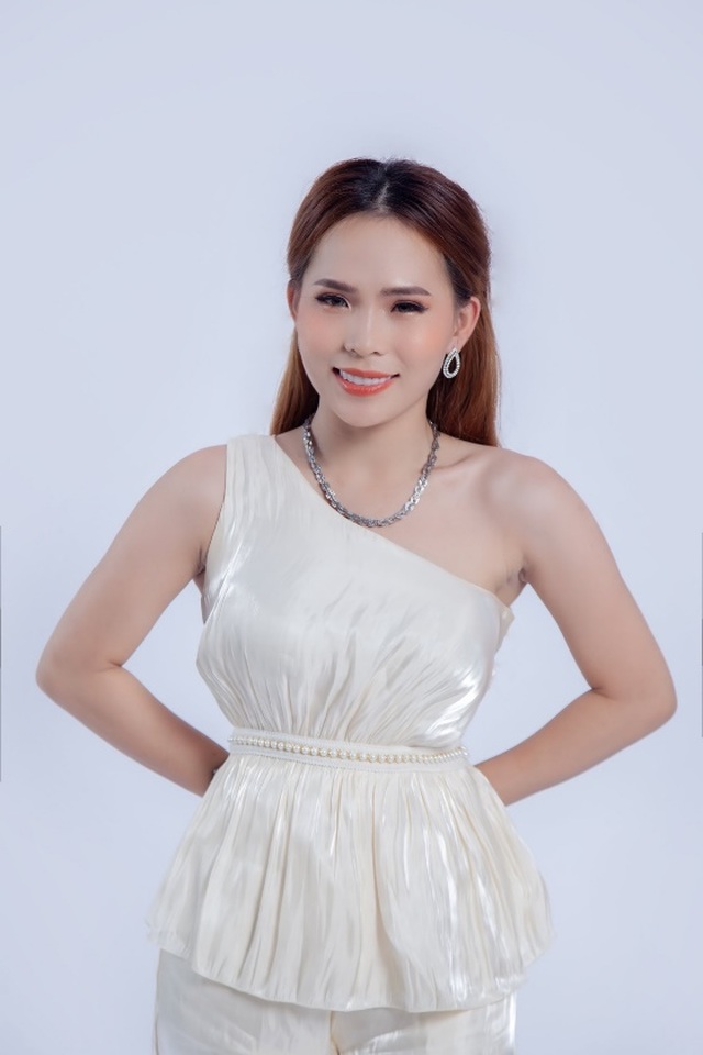 Khánh Ly Boutique: nỗ lực tôn vinh vẻ đẹp phái nữ - 1
