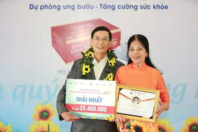 Lễ tôn vinh Chiến binh truyền cảm hứng chiến thắng ung thư - 2 Lễ tôn vinh Chiến binh truyền cảm hứng chiến thắng ung thư - 2