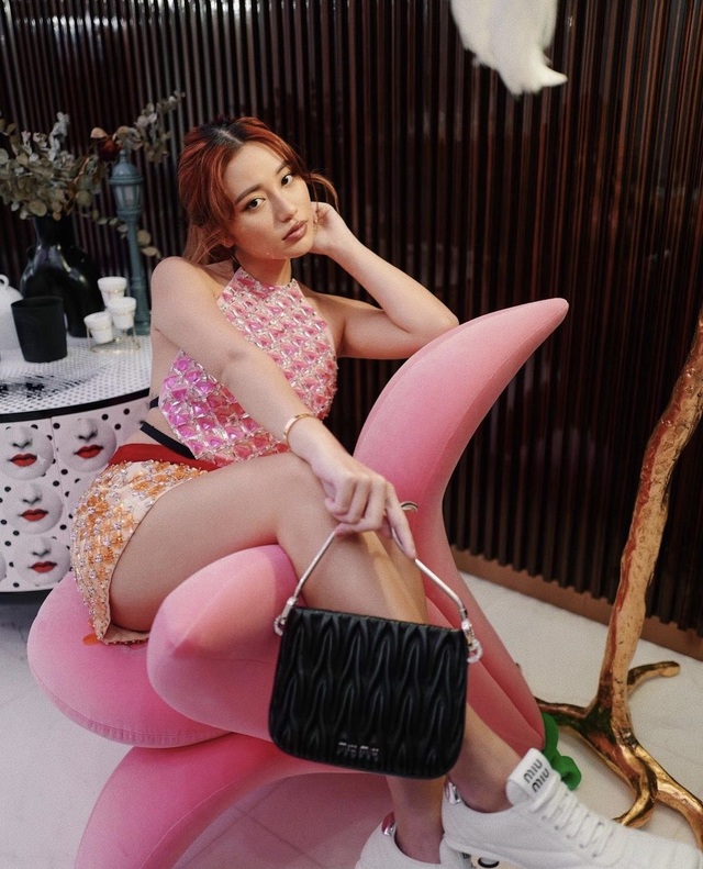 Tiểu thư 23 tuổi sinh ra từ vạch đích đẹp và sang bậc nhất Singapore - 1 Tiểu thư 23 tuổi sinh ra từ vạch đích đẹp và sang bậc nhất Singapore - 1