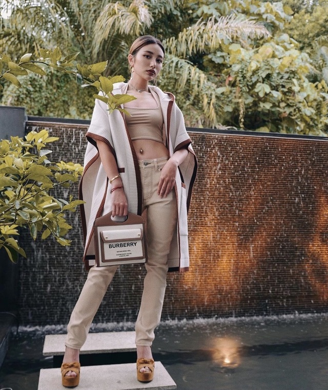 Tiểu thư 23 tuổi sinh ra từ vạch đích đẹp và sang bậc nhất Singapore - 8 Tiểu thư 23 tuổi sinh ra từ vạch đích đẹp và sang bậc nhất Singapore - 8
