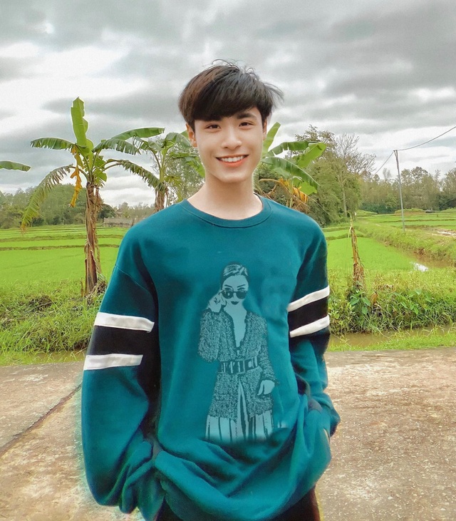 Chàng trai đam mê vẽ tranh truyền thần - 2 Chàng trai đam mê vẽ tranh truyền thần - 2