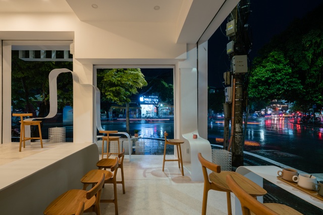 Quán cà phê như lồng chim giữa phố, thiết kế đẹp lạ từ ngoài vào trong - 9 Quán cà phê như lồng chim giữa phố, thiết kế đẹp lạ từ ngoài vào trong - 9