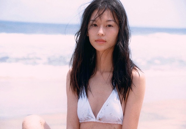 Dàn hot girl thế hệ mới khoe ảnh bikini nóng bỏng - 6