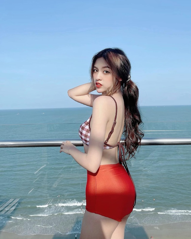 Dàn hot girl thế hệ mới khoe ảnh bikini nóng bỏng - 9