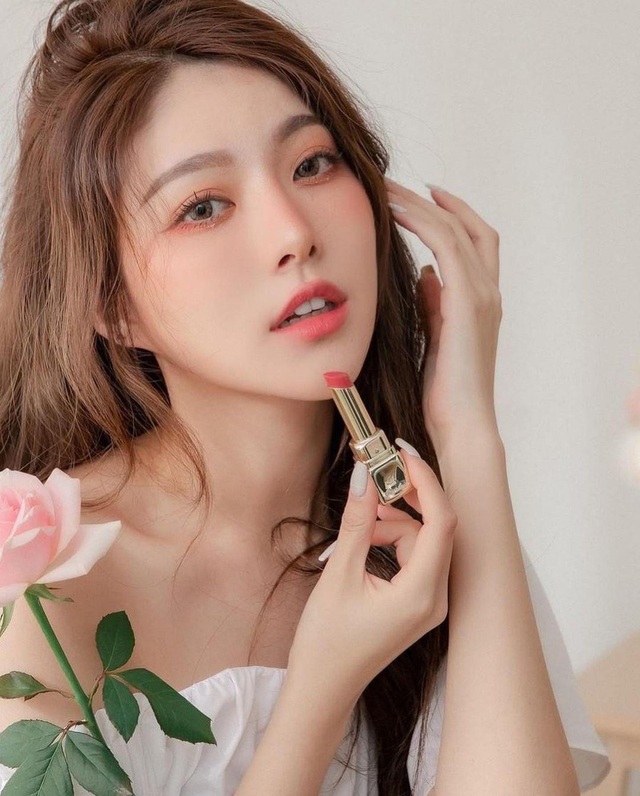 Cô gái 9x hút fan với những clip làm đẹp, được khen xinh như diễn viên - 6 Cô gái 9x hút fan với những clip làm đẹp, được khen xinh như diễn viên - 6