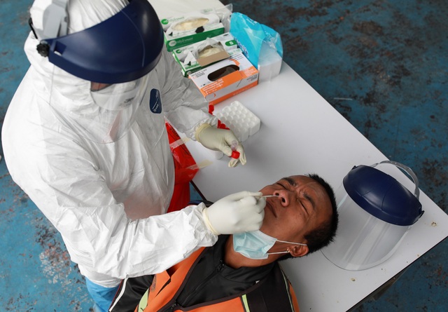 Bão Covid-19 càn quét, người trẻ Thái Lan tìm cách rời đất nước - 2 Bão Covid-19 càn quét, người trẻ Thái Lan tìm cách rời đất nước - 2