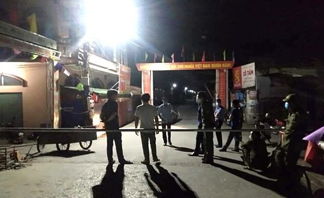 Một người đi chăm vợ ở viện K, cả xã bị phong tỏa - 1 Một người đi chăm vợ ở viện K, cả xã bị phong tỏa - 1
