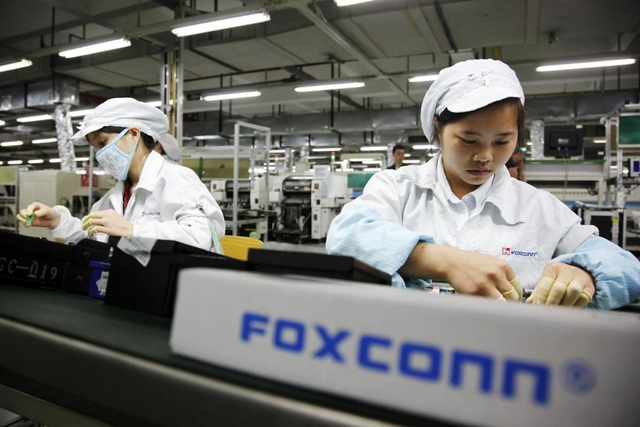 Foxconn tăng lương thưởng để dụ dỗ nhân viên trước mùa sản xuất iPhone 13 - 1