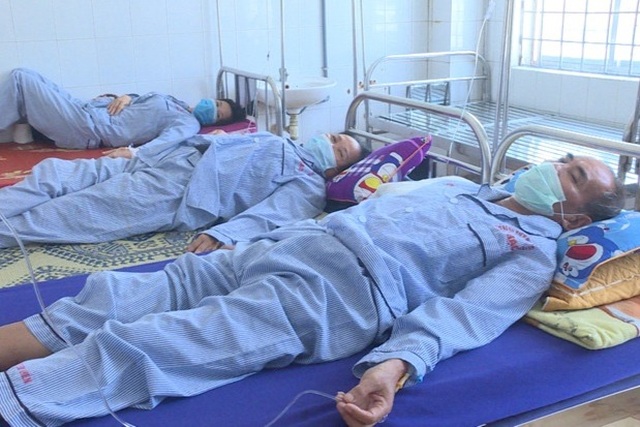 Mua nấm về ăn, cả gia đình 5 người phải nhập viện vì ngộ độc - 1 Mua nấm về ăn, cả gia đình 5 người phải nhập viện vì ngộ độc - 1