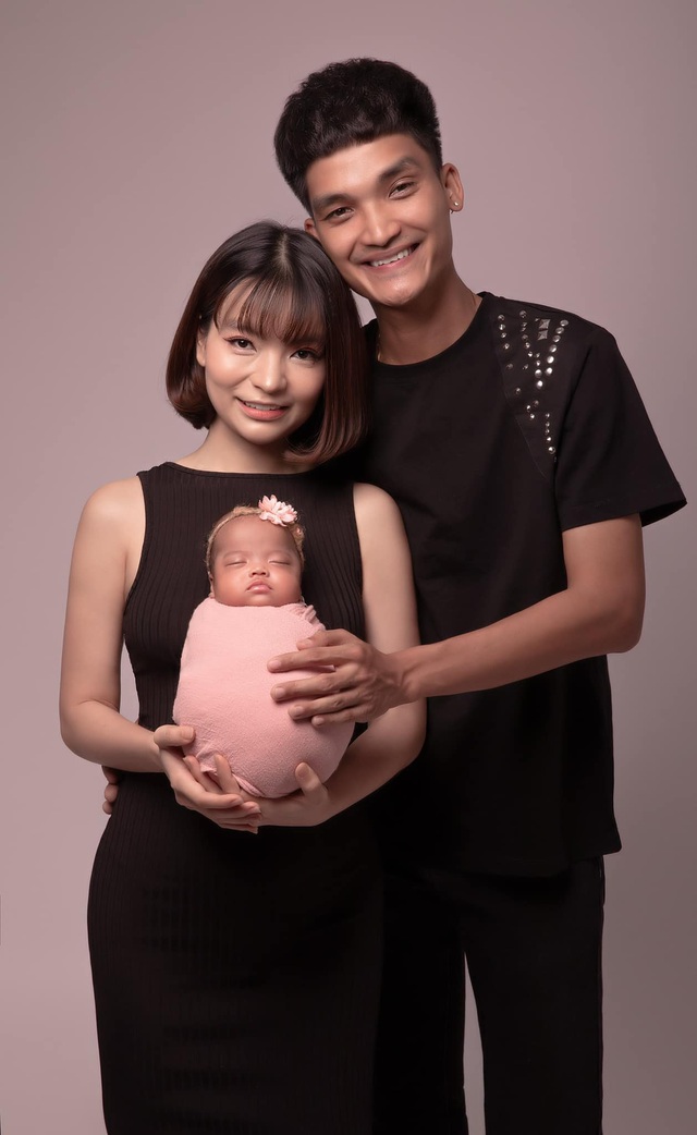 Sao Việt cưới chạy dịch, hoãn cưới vì Covid-19 bùng phát nhiều nơi - 3 Sao Việt cưới chạy dịch, hoãn cưới vì Covid-19 bùng phát nhiều nơi - 3