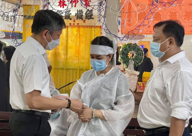 Sở GDĐT TPHCM thăm hỏi và động viên gia đình học sinh vụ cháy thảm khốc - 1 Sở GDĐT TPHCM thăm hỏi và động viên gia đình học sinh vụ cháy thảm khốc - 1