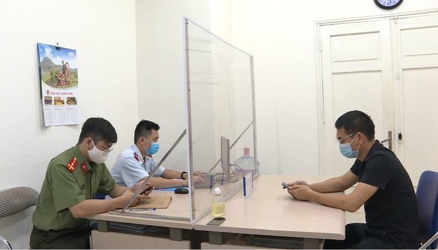 YouTuber Duy Nến bị xử phạt vì bịa tin phong tỏa Hà Nội - 2 YouTuber Duy Nến bị xử phạt vì bịa tin phong tỏa Hà Nội - 2