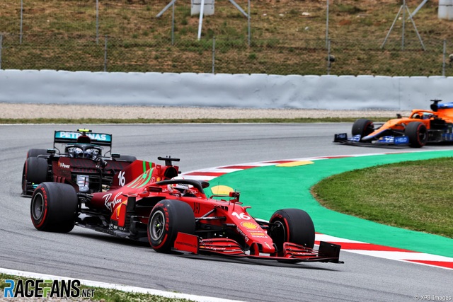 Chặng 4 mùa giải F1 2021: Hamilton đánh úp Verstappen, thong dong về đích - 8 Chặng 4 mùa giải F1 2021: Hamilton đánh úp Verstappen, thong dong về đích - 8