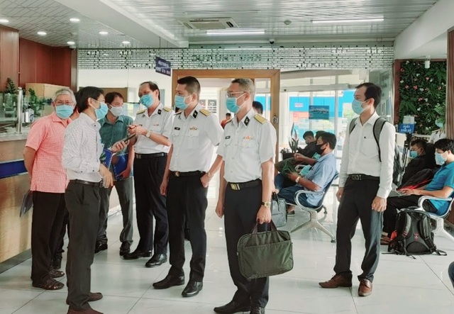 TPHCM: Phát hiện 3 thuyền viên dương tính SARS-CoV-2 tại Nhà Bè - 2 TPHCM: Phát hiện 3 thuyền viên dương tính SARS-CoV-2 tại Nhà Bè - 2