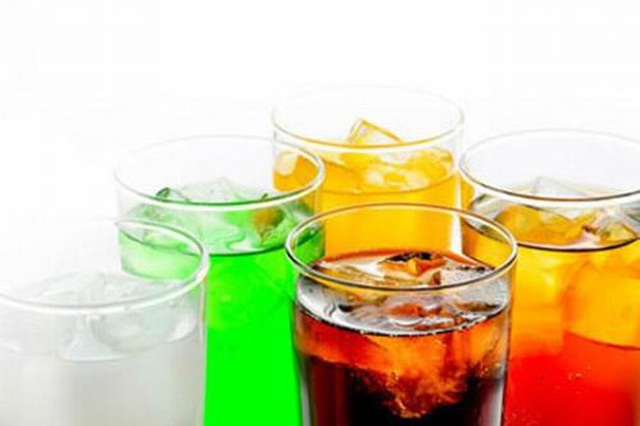Dùng nhiều đồ uống có đường làm tăng nguy cơ ung thư ruột kết - 1
