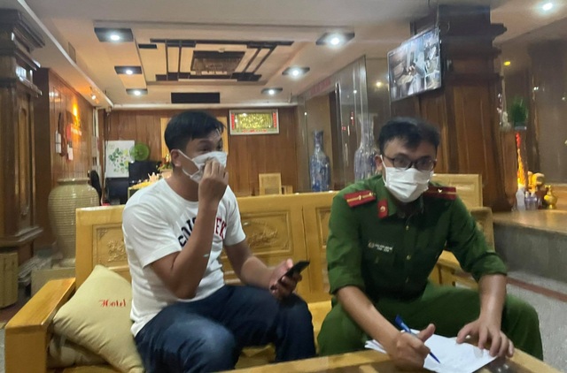 Địa bàn có 2 ca mắc Covid-19, tiệm massage vẫn vô tư đón khách - 1 Địa bàn có 2 ca mắc Covid-19, tiệm massage vẫn vô tư đón khách - 1