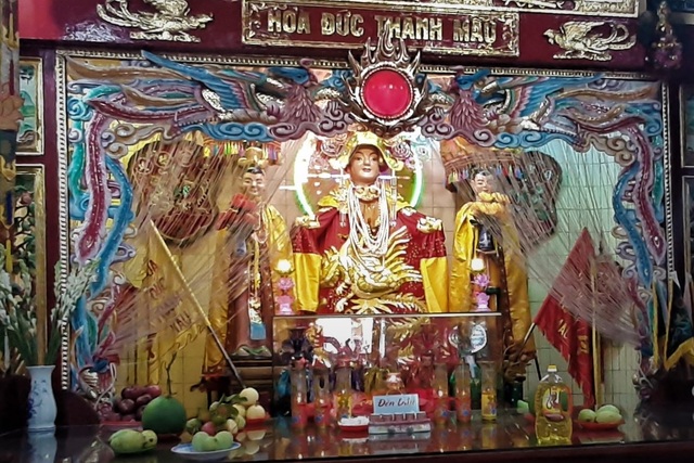 A unique temple worshiping Mrs. Hoa in the heart of Soc Trang city - 3