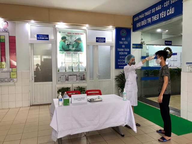 Ca Covid-19 vào gặp bác sĩ, hơn 2.000 nhân viên, bệnh nhân phải xét nghiệm - 2 Ca Covid-19 vào gặp bác sĩ, hơn 2.000 nhân viên, bệnh nhân phải xét nghiệm - 2