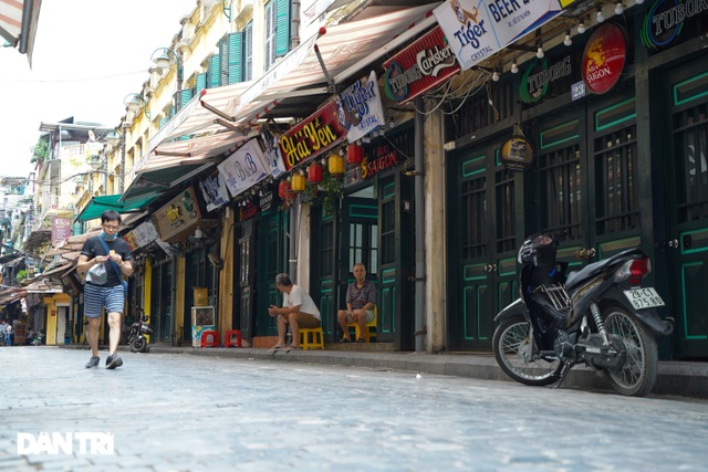 Hàng loạt quán bia ở Hà Nội gấp rút đóng cửa tạm thời vì dịch Covid-19 - 2