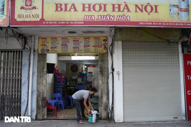 Hàng loạt quán bia ở Hà Nội gấp rút đóng cửa tạm thời vì dịch Covid-19 - 4 Hàng loạt quán bia ở Hà Nội gấp rút đóng cửa tạm thời vì dịch Covid-19 - 4