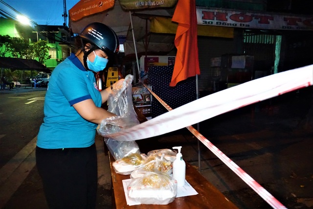 Đà Nẵng: Bếp cơm mùa dịch sẽ đỏ lửa tới khi dịch tạm lắng - 3 Đà Nẵng: Bếp cơm mùa dịch sẽ đỏ lửa tới khi dịch tạm lắng - 3