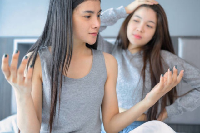Dân mạng cười rần với cô gái sống với bạn hết mình, bạn sống lại hết hồn - 1 Dân mạng cười rần với cô gái sống với bạn hết mình, bạn sống lại hết hồn - 1