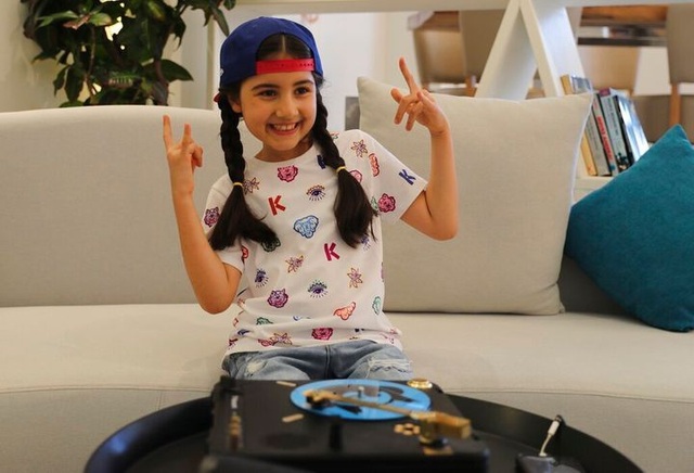 Bé gái 9 tuổi trở thành DJ trẻ nhất Dubai | Báo Dân trí