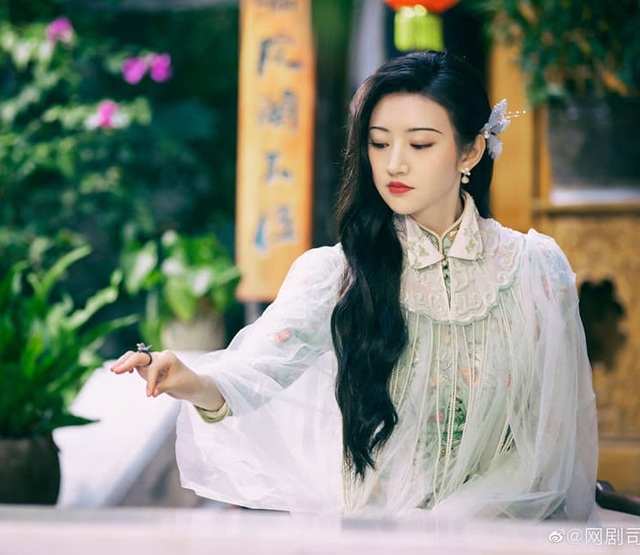 Đệ nhất mỹ nhân Bắc Kinh Cảnh Điềm nói gì về việc được hậu thuẫn khủng - 3 Đệ nhất mỹ nhân Bắc Kinh Cảnh Điềm nói gì về việc được hậu thuẫn khủng - 3