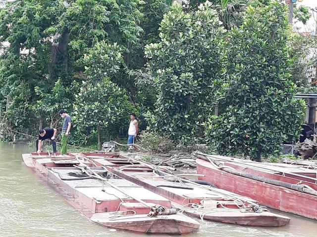 Nam Định: Cảnh sát nổ súng bắt nhóm cát tặc trên sông Ninh Cơ - 2
