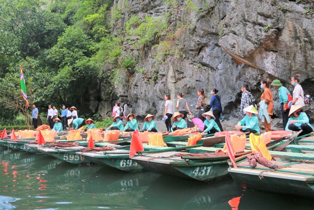 Hàng nghìn lái đò ở di sản thế giới Tràng An thất nghiệp vì Covid-19 - 3 Hàng nghìn lái đò ở di sản thế giới Tràng An thất nghiệp vì Covid-19 - 3