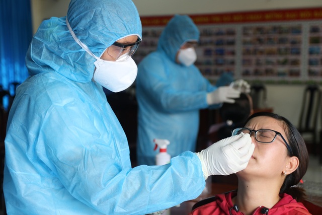 TPHCM: Xét nghiệm sàng lọc Covid-19 bảo vệ an toàn các tổ bầu cử - 2 TPHCM: Xét nghiệm sàng lọc Covid-19 bảo vệ an toàn các tổ bầu cử - 2