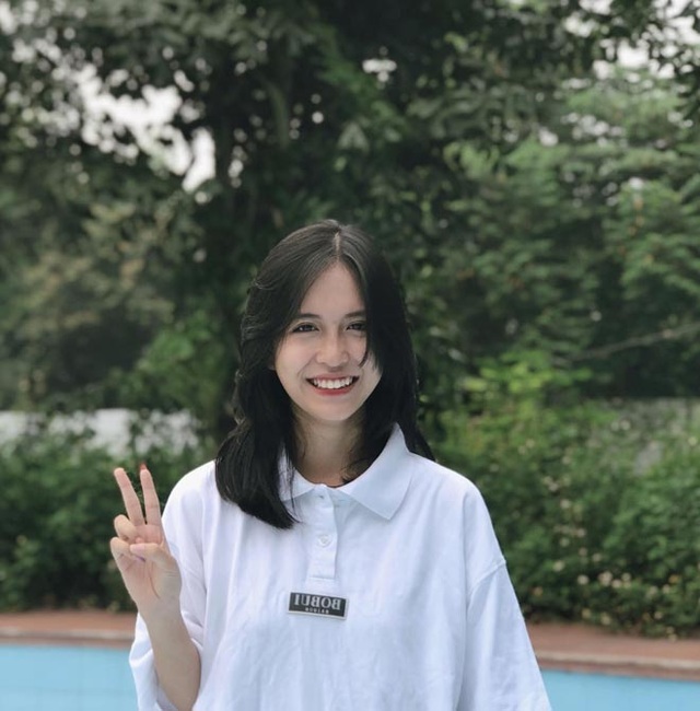 Cô gái nổi như cồn vì ảnh căn cước xinh như mộng, nhan sắc ngoài đời còn bất ngờ hơn - 6 Cô gái nổi như cồn vì ảnh căn cước xinh như mộng, nhan sắc ngoài đời còn bất ngờ hơn - 6