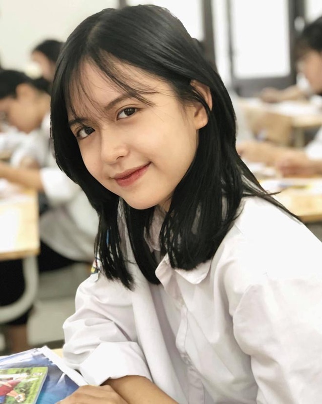 Cô gái nổi như cồn vì ảnh căn cước xinh như mộng, nhan sắc ngoài đời còn bất ngờ hơn - 7 Cô gái nổi như cồn vì ảnh căn cước xinh như mộng, nhan sắc ngoài đời còn bất ngờ hơn - 7