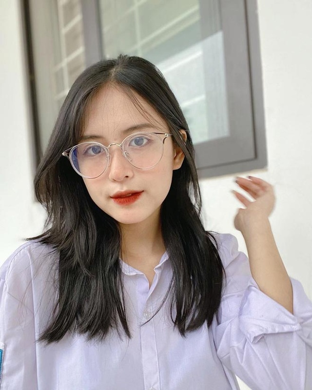 Cô gái nổi như cồn vì ảnh căn cước xinh như mộng, nhan sắc ngoài đời còn bất ngờ hơn - 8 Cô gái nổi như cồn vì ảnh căn cước xinh như mộng, nhan sắc ngoài đời còn bất ngờ hơn - 8