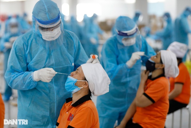 Bắc Giang: Ổ dịch công ty Hosiden nguy hiểm, nhiều công nhân nhiễm bệnh - 1