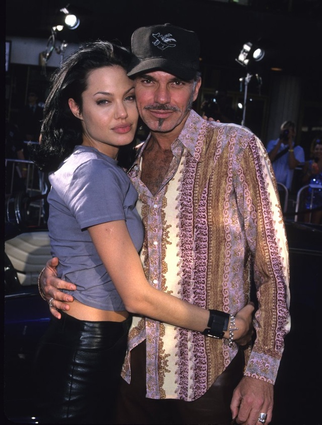 Angelina Jolie's famous love history before deciding to be single - 5