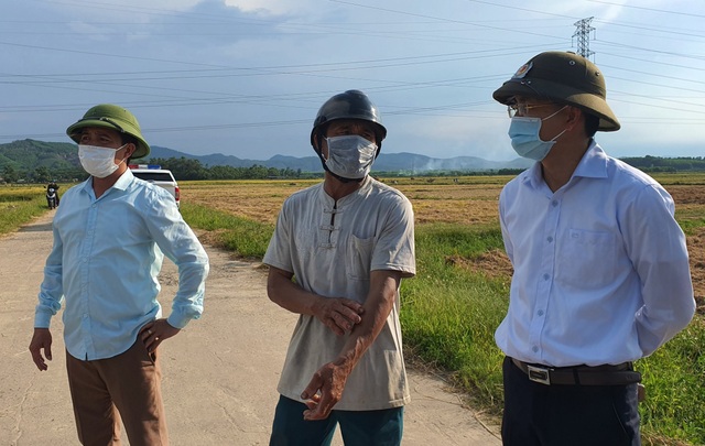 Vụ máy gặt không dám đến ruộng: Công an gọi máy giúp dân - 2 Vụ máy gặt không dám đến ruộng: Công an gọi máy giúp dân - 2
