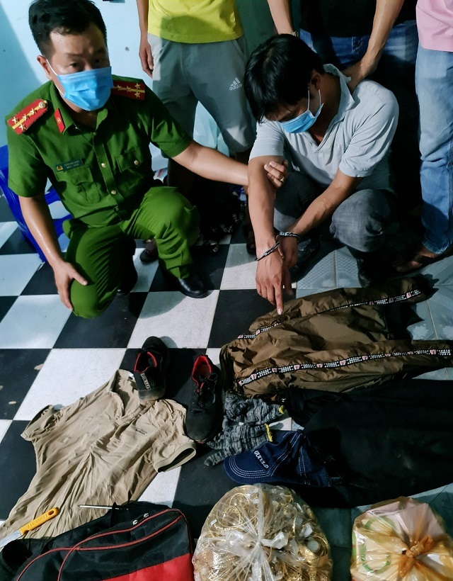 Bắt nghi phạm trộm hơn 200 lượng vàng ở Bình Định - 1